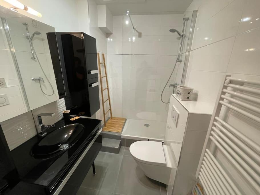 Persea Yourhosthelper Ouistreham Extérieur photo