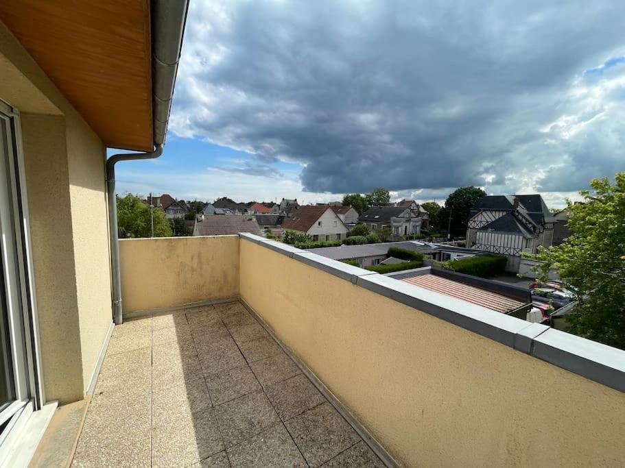 Persea Yourhosthelper Ouistreham Extérieur photo