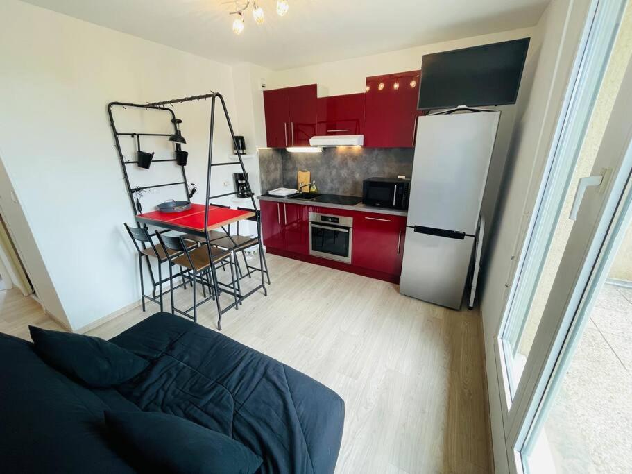 Persea Yourhosthelper Ouistreham Extérieur photo